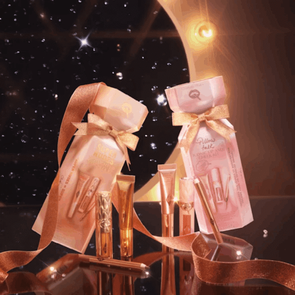 Charlotte Tilbury Super Nudes Spotlight Lip and Cheek Kit - lūpų ir skruostų rinkinys - Image 7